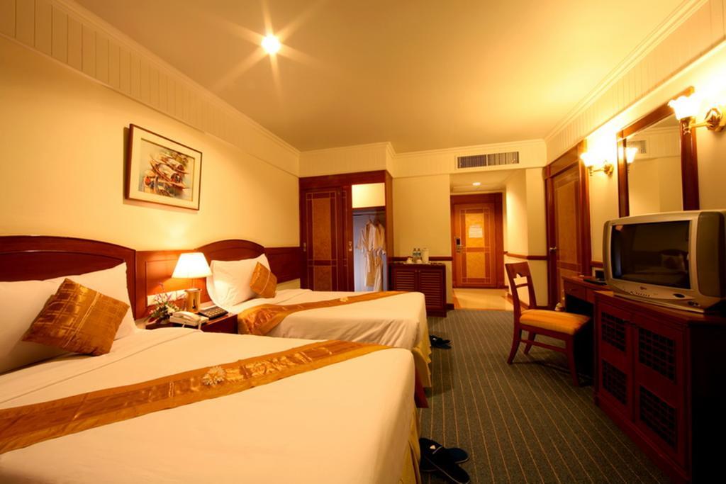 Grand Diamond City Hotel & Casino Poipet Exterior foto