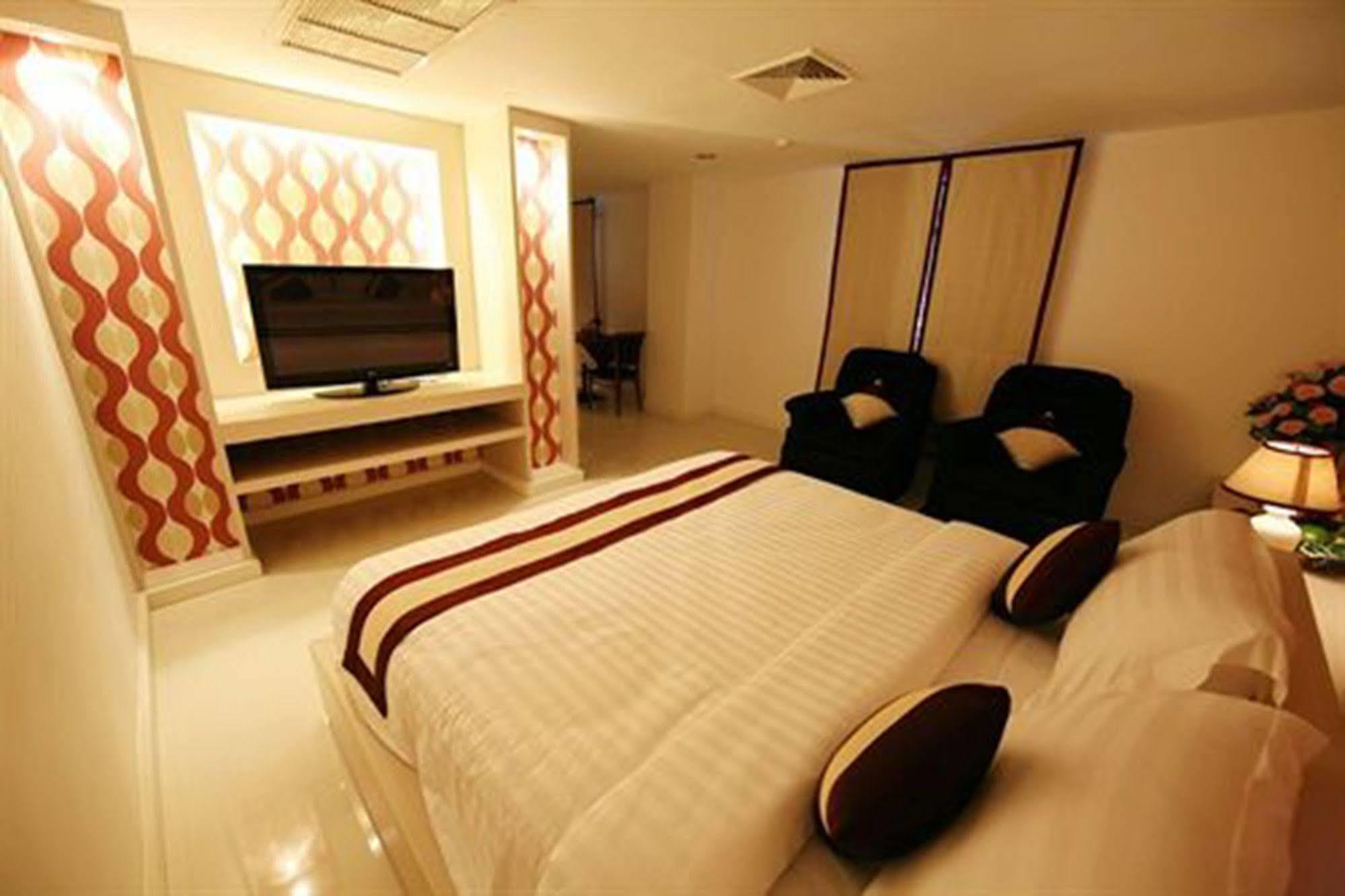 Grand Diamond City Hotel & Casino Poipet Exterior foto
